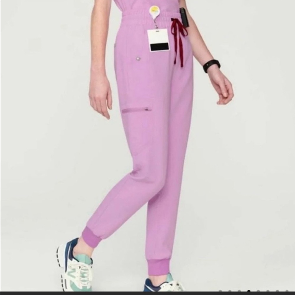 NWT Dusk Zamora High Waisted Jogger Scrubs